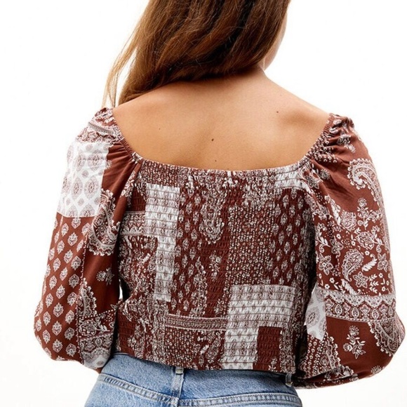 LA Hearts Long Sleeve Tie Front Paisley Crop Top - Picture 2 of 9